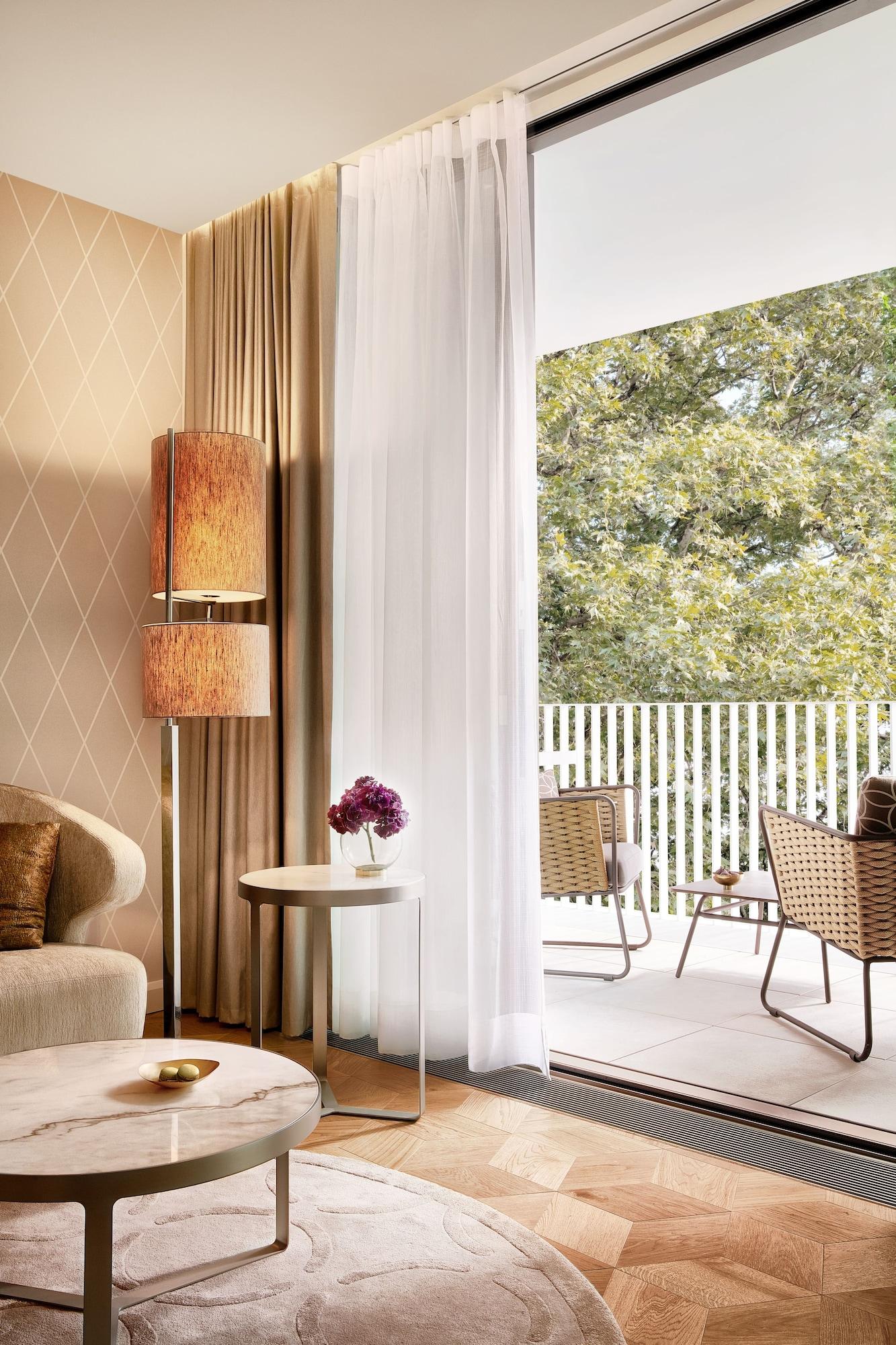 The Fontenay Hamburgo Exterior foto A guest room at The Park, Hyderabad