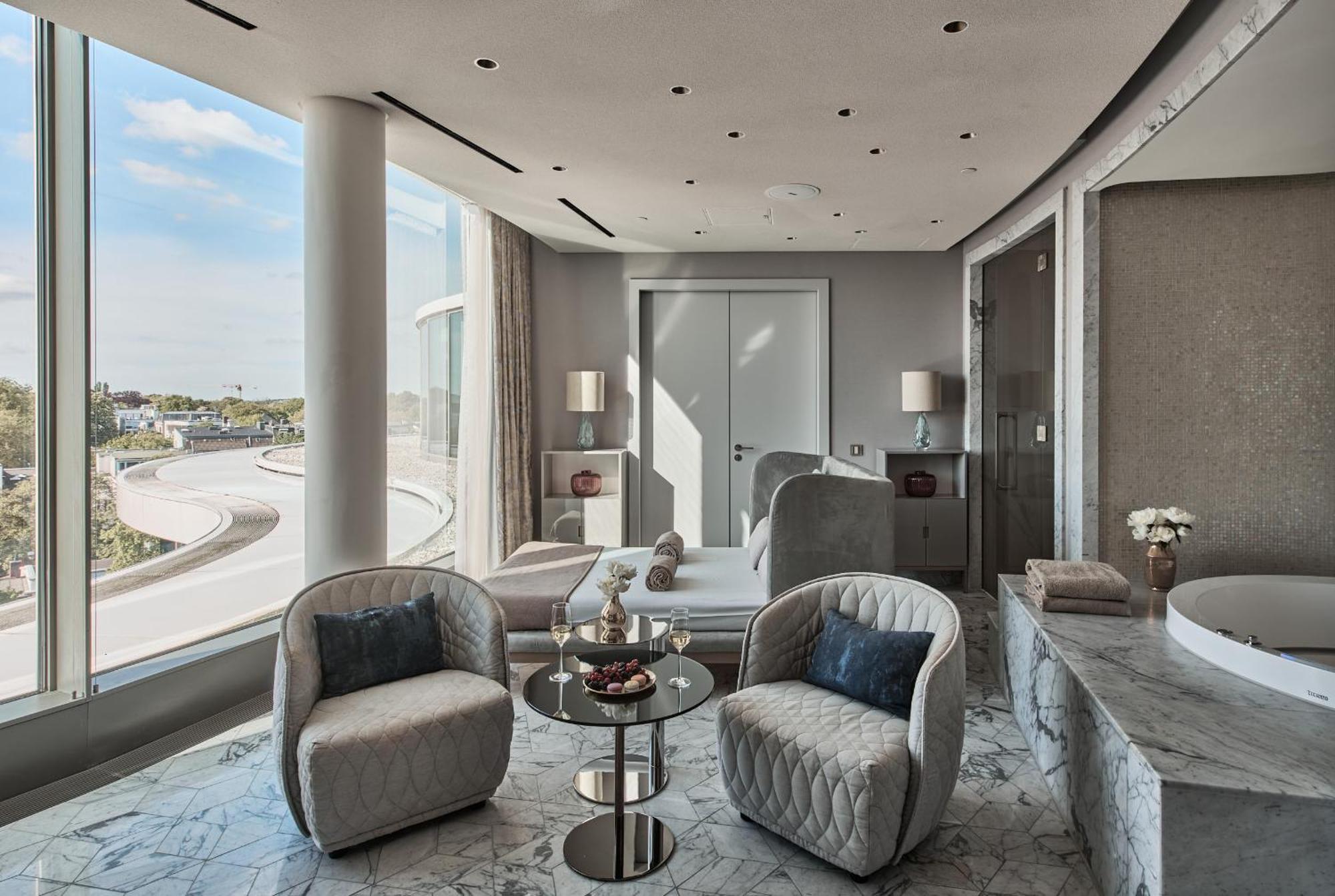 The Fontenay Hamburgo Exterior foto The Sky Residence