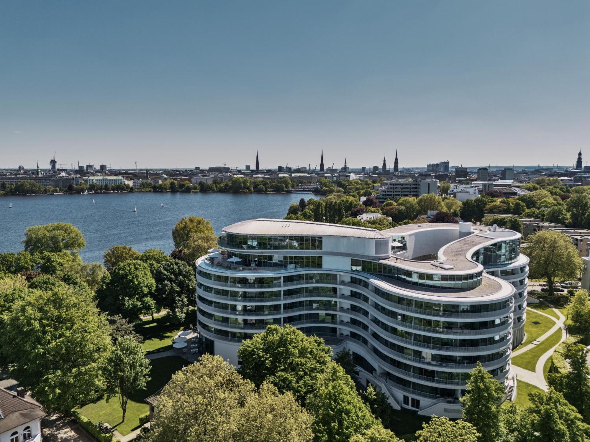 The Fontenay Hamburgo Exterior foto Residential complex in Hamburg